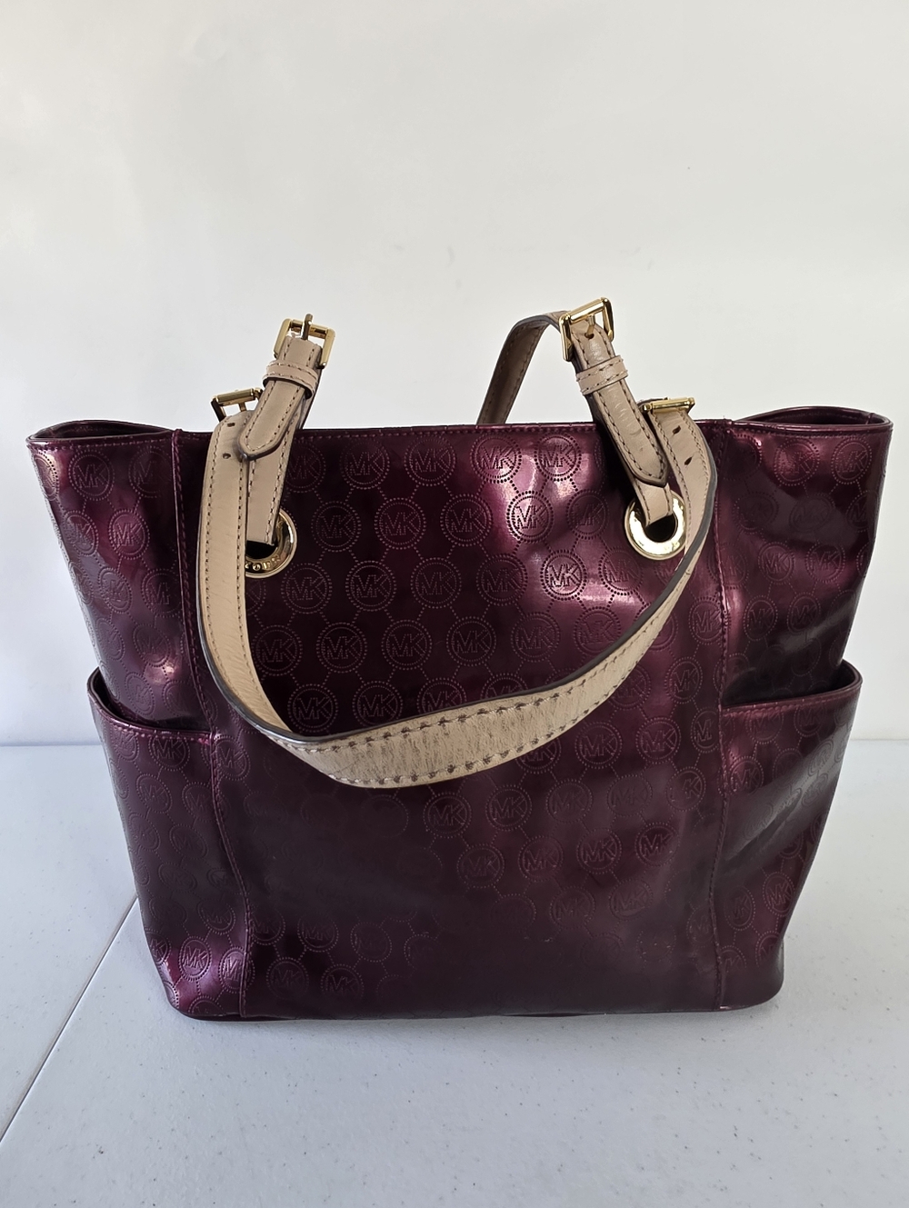 Michael Kors Jet Set East West Signature Bordeaux Patent Leather Tote Roomy - Picture 2 of 16